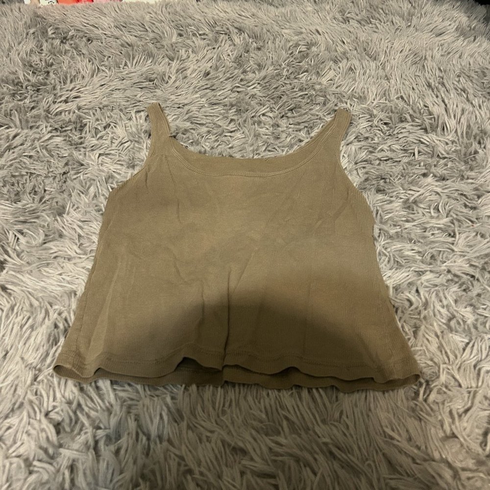 green loose fit tank top, size medium, super comfy ribbed top